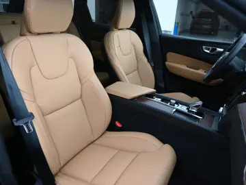 XC60 B4D AWD Ultimate Dark 360 Cristal AirSusp HK