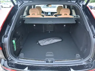 XC60 B4D AWD Ultimate Dark 360 Cristal AirSusp HK