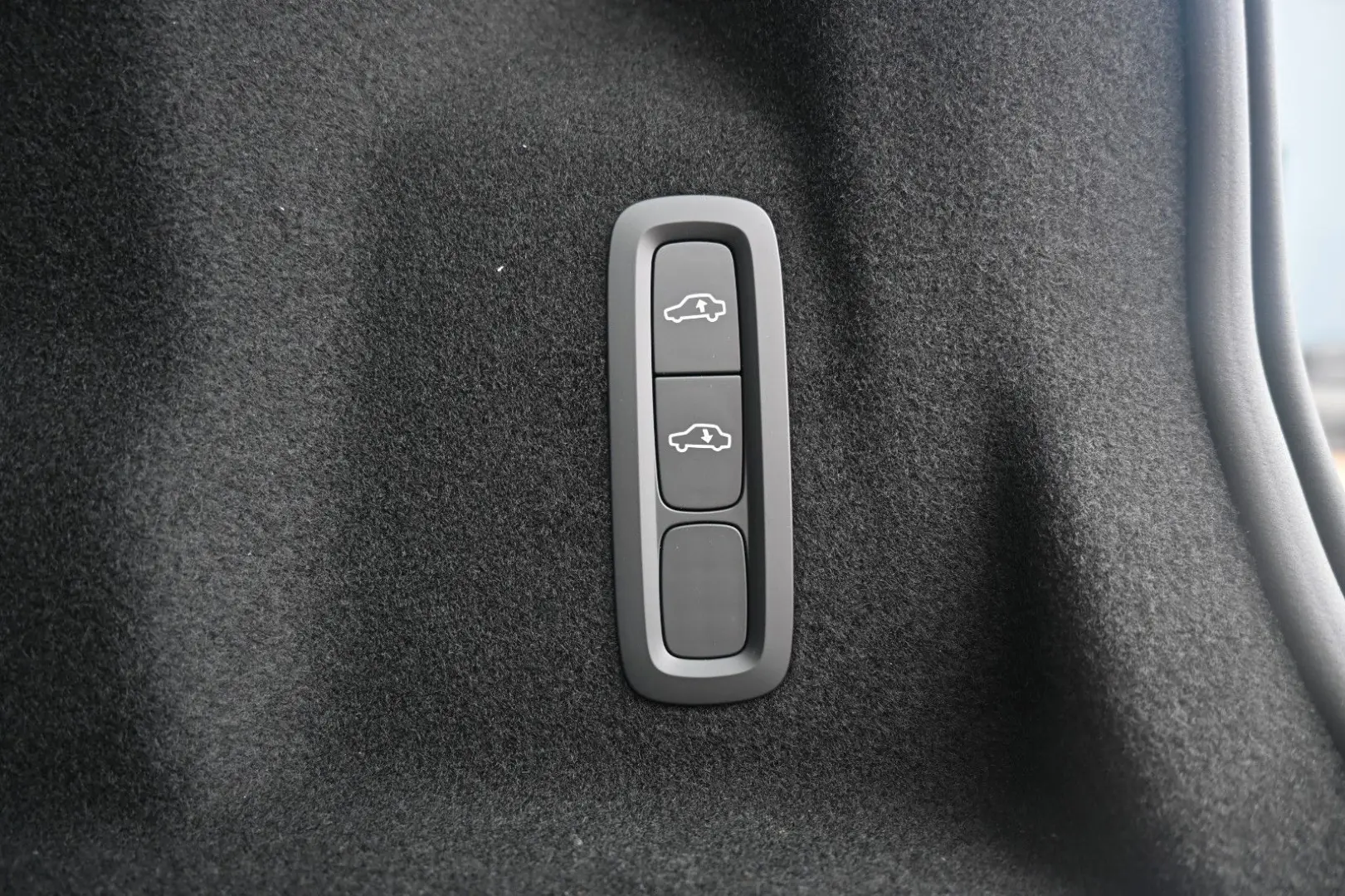 XC60 B4D AWD Ultimate Dark 360 Cristal AirSusp HK