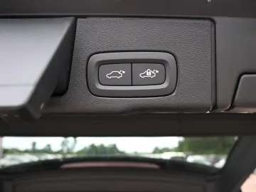 XC60 B4D AWD Ultimate Dark 360 Cristal AirSusp HK