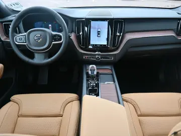 XC60 B4D AWD Ultimate Dark 360 Cristal AirSusp HK