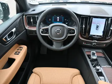 XC60 B4D AWD Ultimate Dark 360 Cristal AirSusp HK