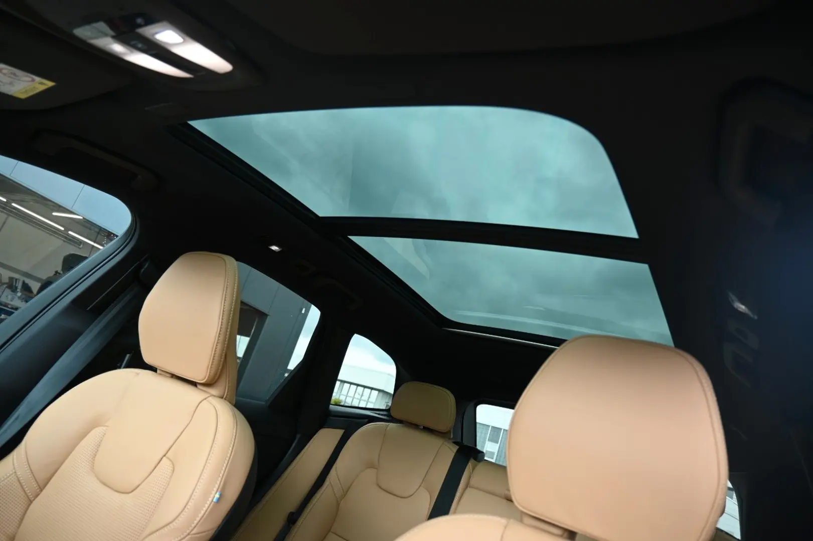 XC60 B4D AWD Ultimate Dark 360 Cristal AirSusp HK