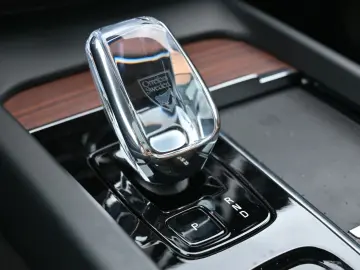 XC60 B4D AWD Ultimate Dark 360 Cristal AirSusp HK