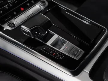 Q8 50TDI quattro S-LINE HD-MATRIX B&O PANO 22 LM