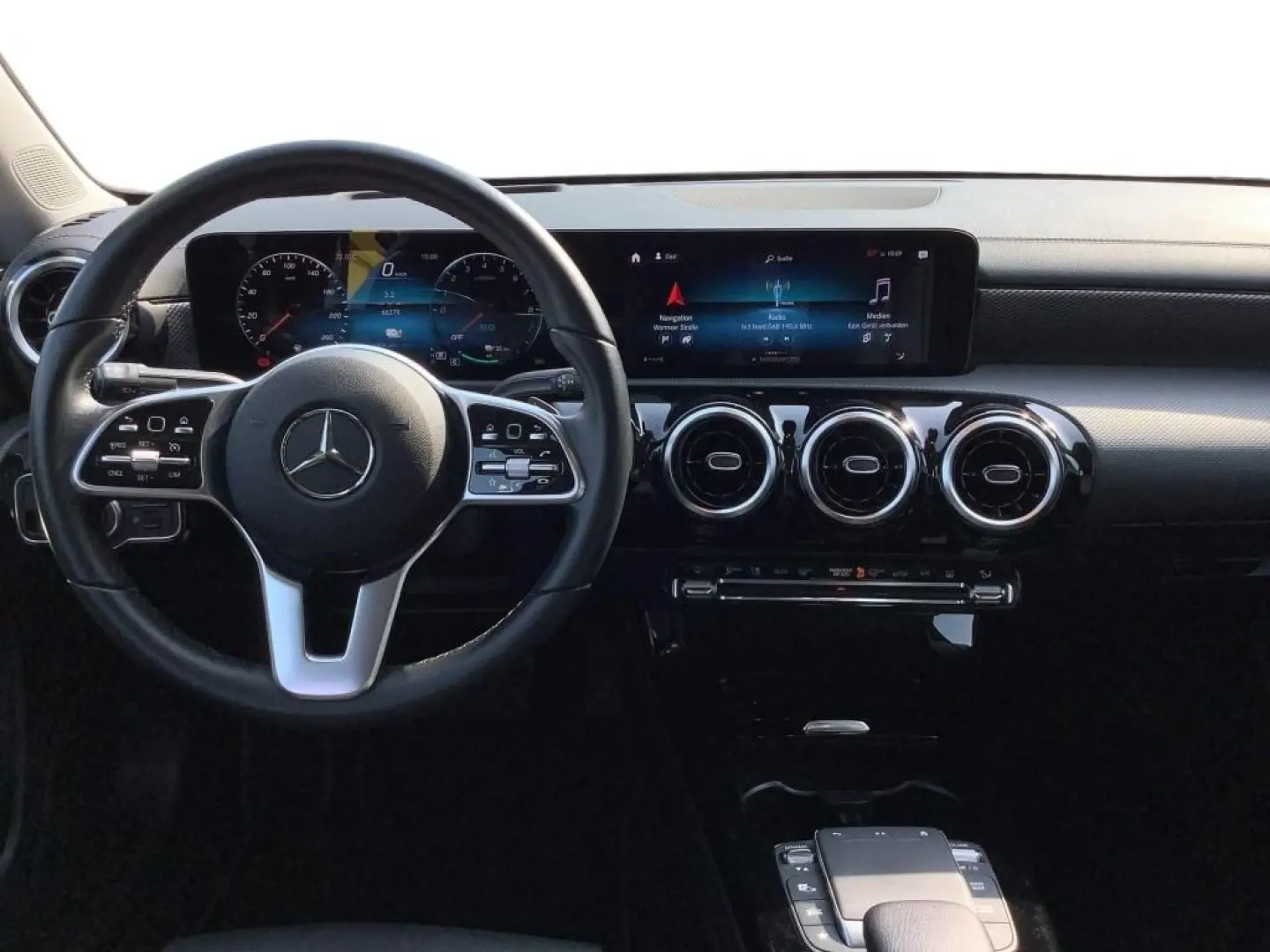 A 250 e Limousine HUD Leder KeyLess ParkAss. LM