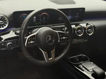 A 250 e 8G-DCT   360 K   DTR    WideScreen