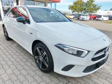 A 250 e A -Klasse Lim. LED NAVI PDC ALU