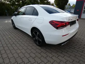 A 250 e A -Klasse Lim. LED NAVI PDC ALU