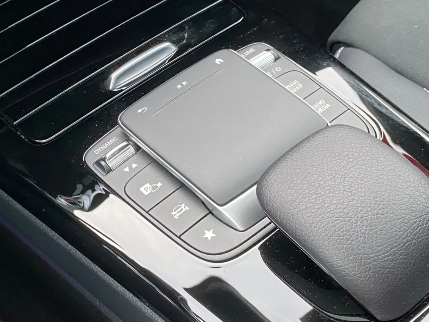 A250e AMG Limo EDITION Panorama_Memory_360_Sound
