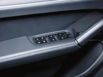 Cayenne Turbo E-Hybrid Panorama Sportabgasanlage