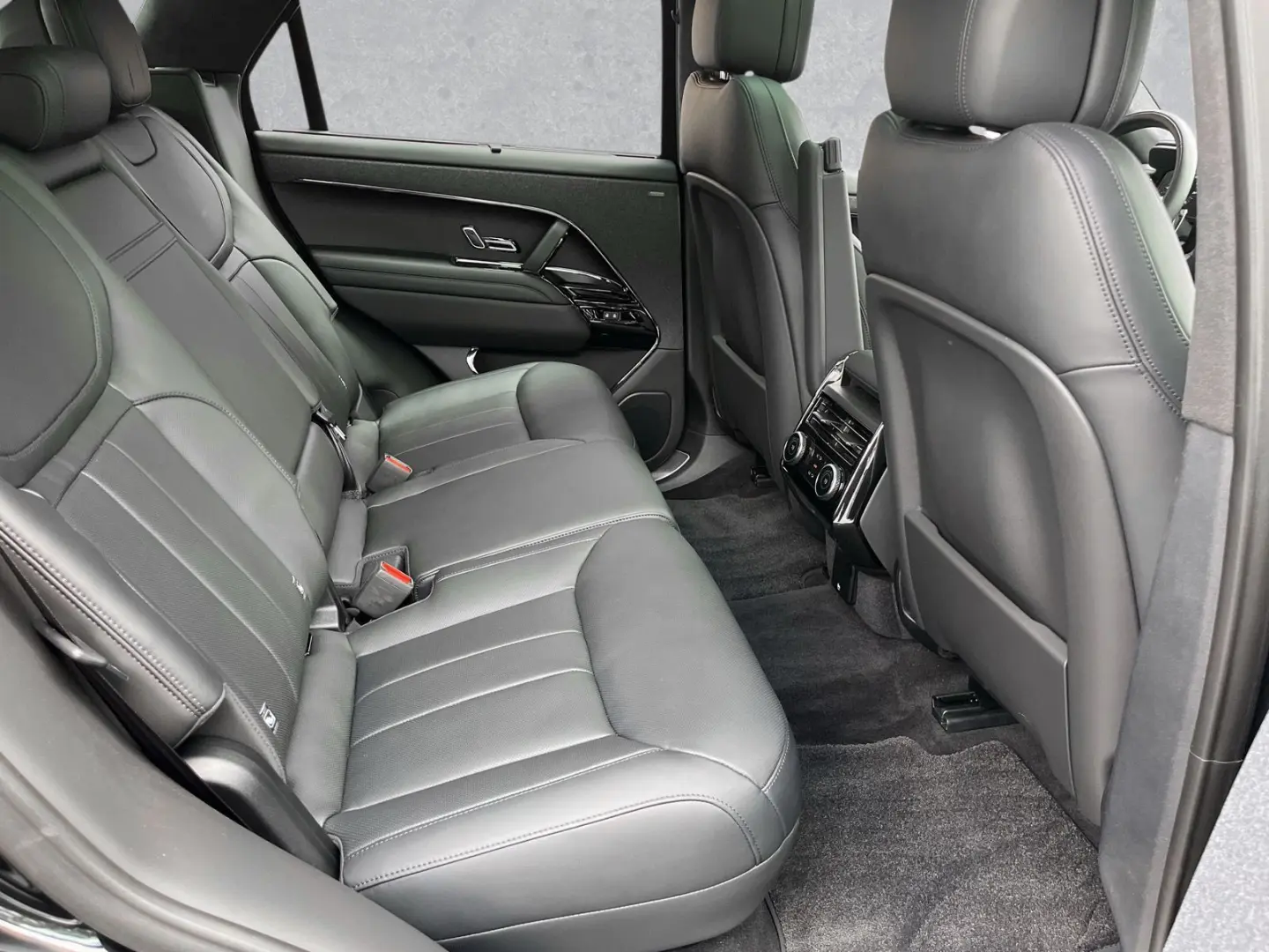 Range Rover Sport P550e Hybrid Autobiography  AH