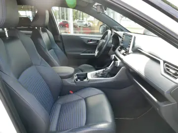 RAV 4 Hybrid 4x4 Style Selection AWD LED ACC