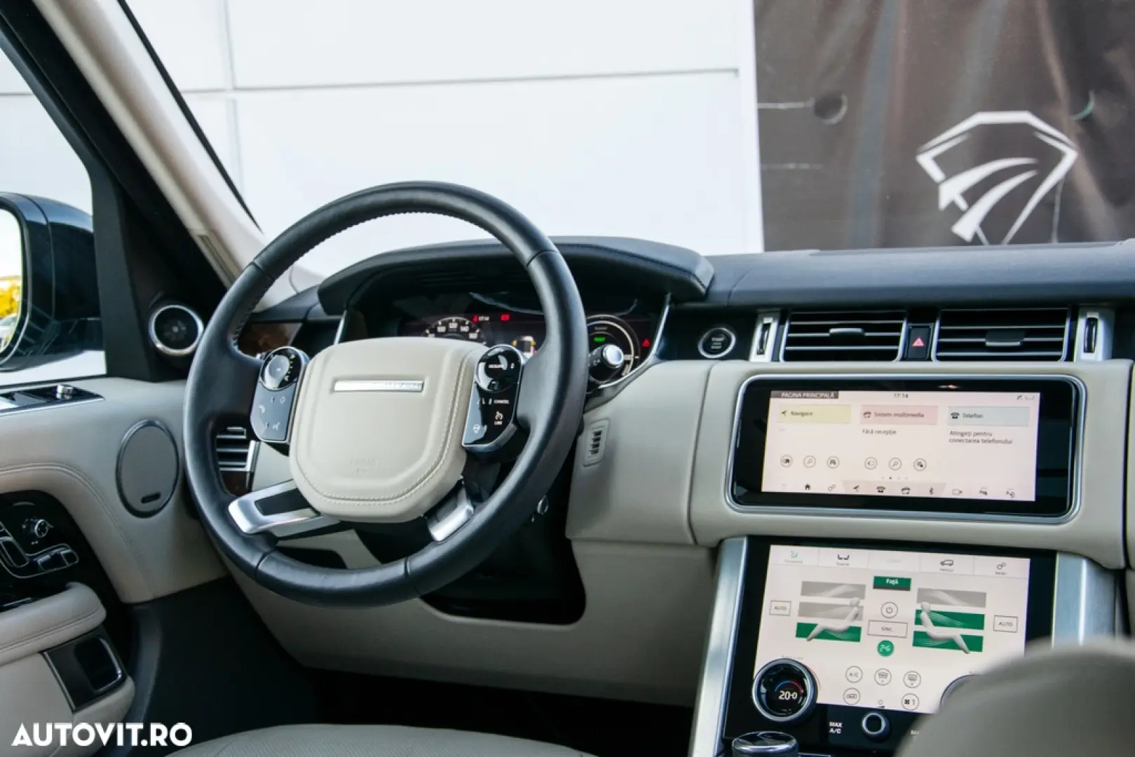Land Rover Range Rover P400E Vogue