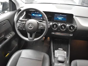 GLA 200 Automatik NAVIGATION SHZ PDC ALU