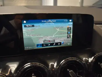 GLA 200 Automatik NAVIGATION SHZ PDC ALU