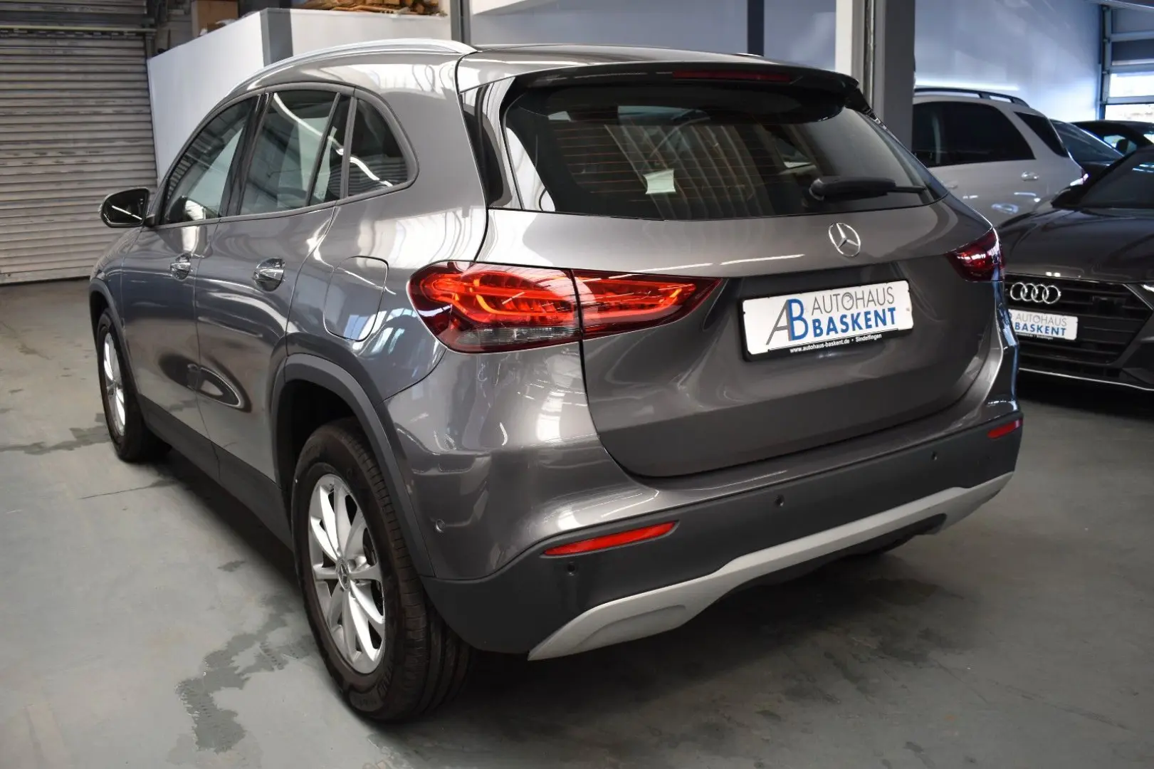 GLA 200 Automatik NAVIGATION SHZ PDC ALU