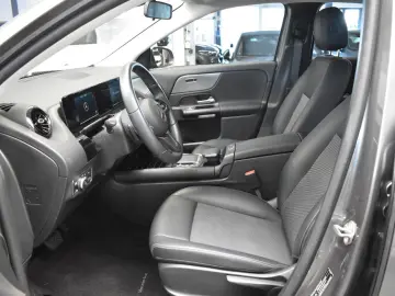 GLA 200 Automatik NAVIGATION SHZ PDC ALU