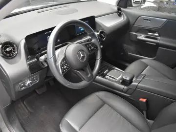 GLA 200 Automatik NAVIGATION SHZ PDC ALU