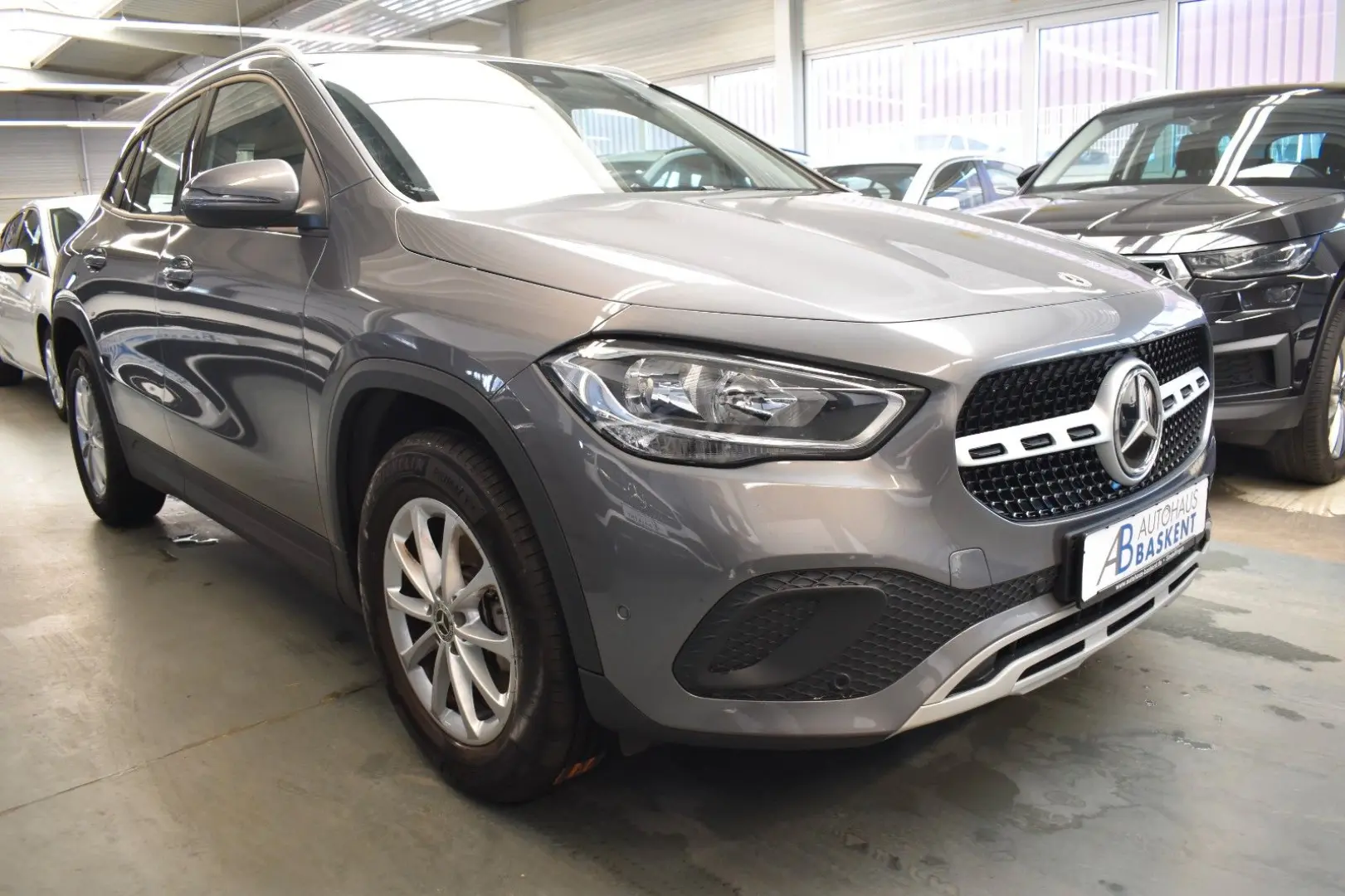 GLA 200 Automatik NAVIGATION SHZ PDC ALU