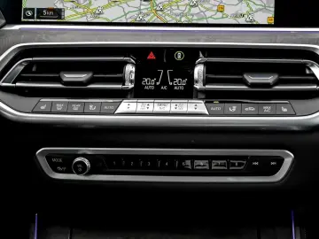 X5 xDrive45e M Sport NAVI HUD LED LUFTFEDERUNG A