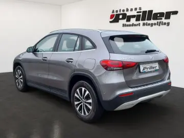 GLA 250 Style DAB NAVI LED Park-Paket Burmester