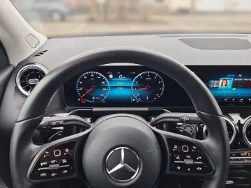 GLA 250 Style DAB NAVI LED Park-Paket Burmester