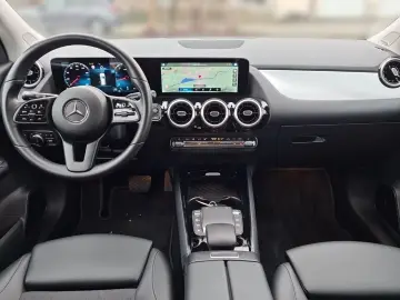 GLA 250 Style DAB NAVI LED Park-Paket Burmester