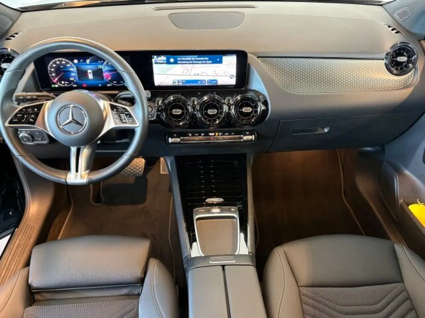 GLA 200 Advanced MBUX NaviPremium LED Kamera DAB