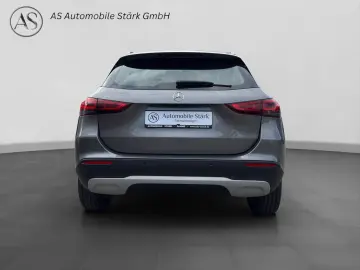 GLA 200 Automatik Style LED Spur CarPlay DAB