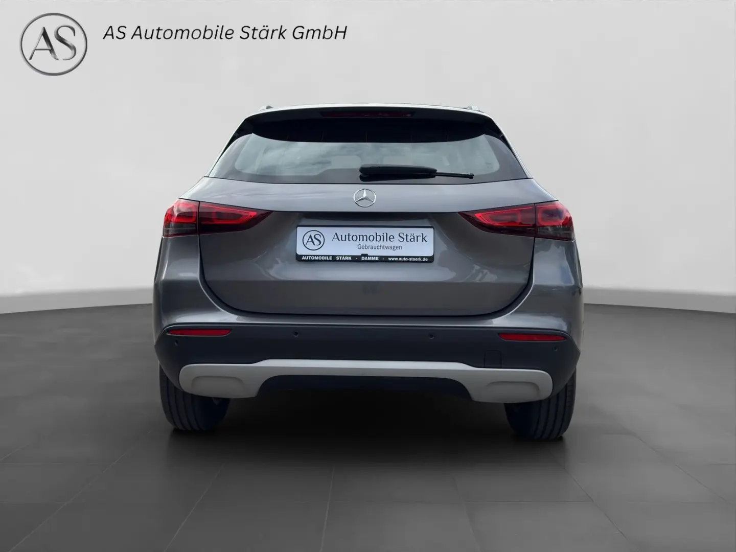 GLA 200 Automatik Style LED Spur CarPlay DAB