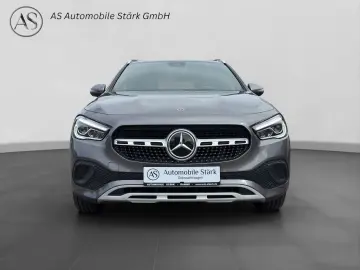 GLA 200 Automatik Style LED Spur CarPlay DAB