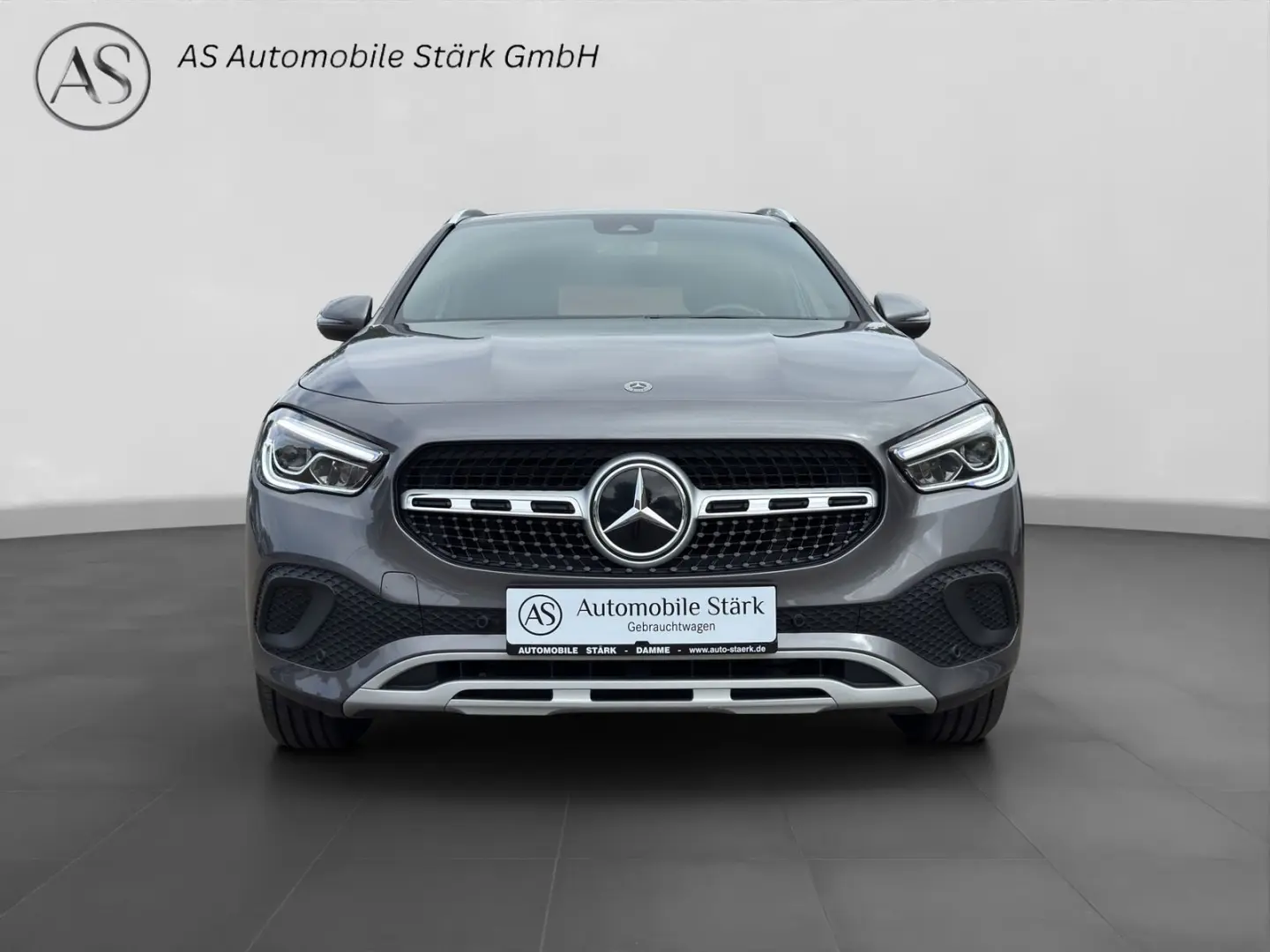 GLA 200 Automatik Style LED Spur CarPlay DAB