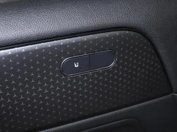 GLA 200 Rückfahrkamera Sitzheizung MBUX-Navi LED