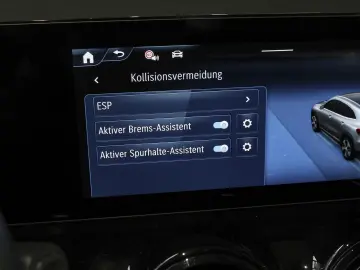 GLA 200 Rückfahrkamera Sitzheizung MBUX-Navi LED