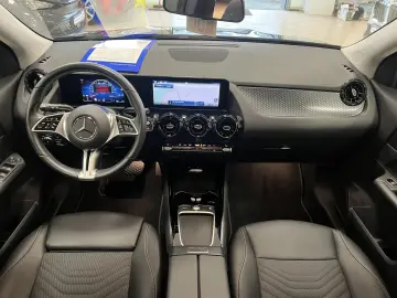 GLA 180 ACC LED Navi R-Cam TeiLeder SHZ KlimaAu