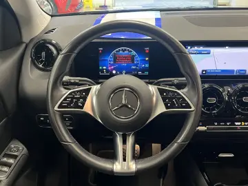 GLA 180 ACC LED Navi R-Cam TeiLeder SHZ KlimaAu
