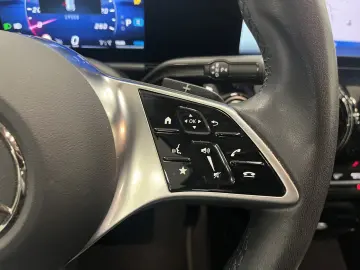 GLA 180 ACC LED Navi R-Cam TeiLeder SHZ KlimaAu
