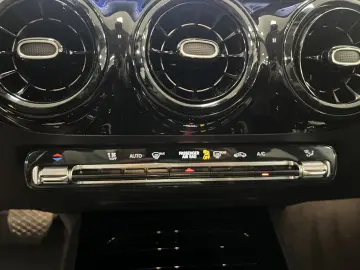 GLA 180 ACC LED Navi R-Cam TeiLeder SHZ KlimaAu