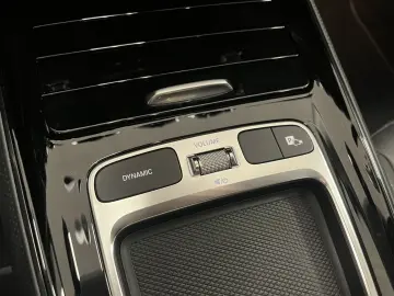 GLA 180 ACC LED Navi R-Cam TeiLeder SHZ KlimaAu