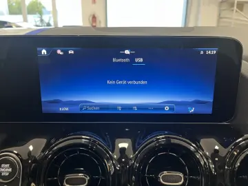 GLA 180 ACC LED Navi R-Cam TeiLeder SHZ KlimaAu