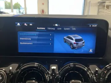 GLA 180 ACC LED Navi R-Cam TeiLeder SHZ KlimaAu