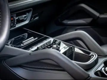 Cayenne E-Hybrid BOSE Sportabgas HD-Matrix Panor