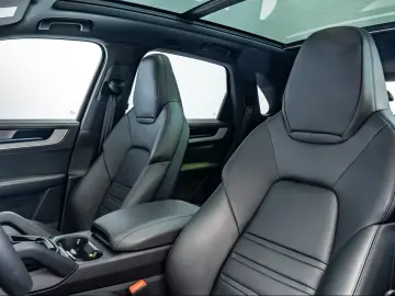 Cayenne E-Hybrid BOSE Sportabgas HD-Matrix Panor