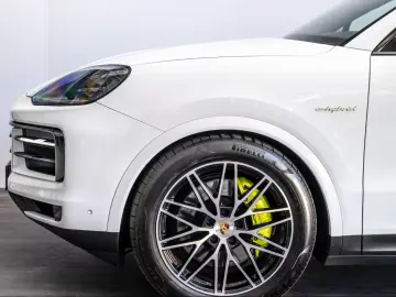 Cayenne E-Hybrid BOSE Sportabgas HD-Matrix Panor