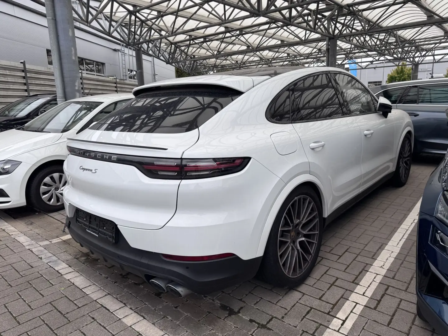 Cayenne S Coupe   White interior