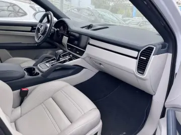 Cayenne S Coupe   White interior