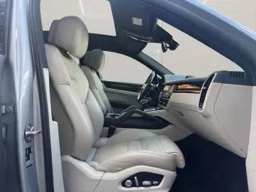 Cayenne Coupe Sport-Chrono LED PANO BOSE KAMERA