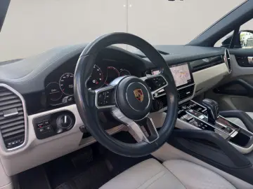 Cayenne Coupe Sport-Chrono LED PANO BOSE KAMERA