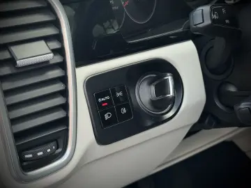 Cayenne Coupe Sport-Chrono LED PANO BOSE KAMERA